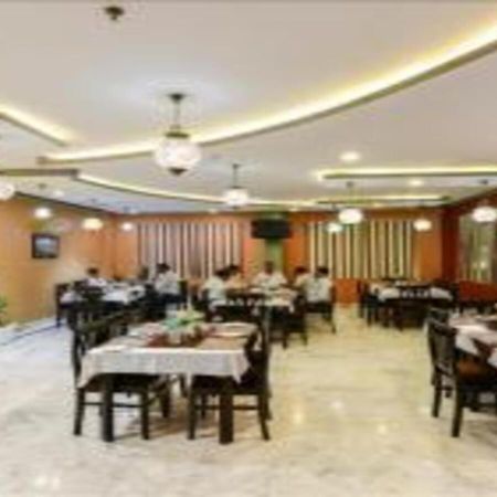 Hotel Chanakya Agra  Bagian luar foto