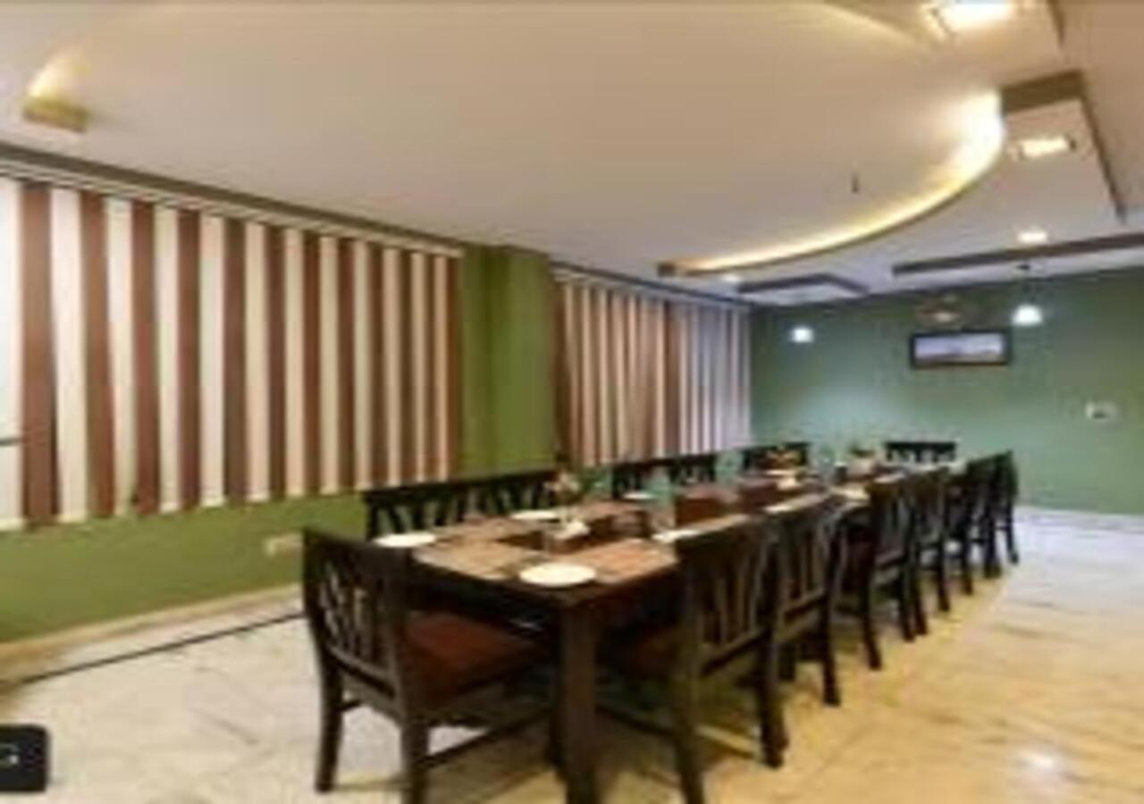 Hotel Chanakya Agra  Bagian luar foto
