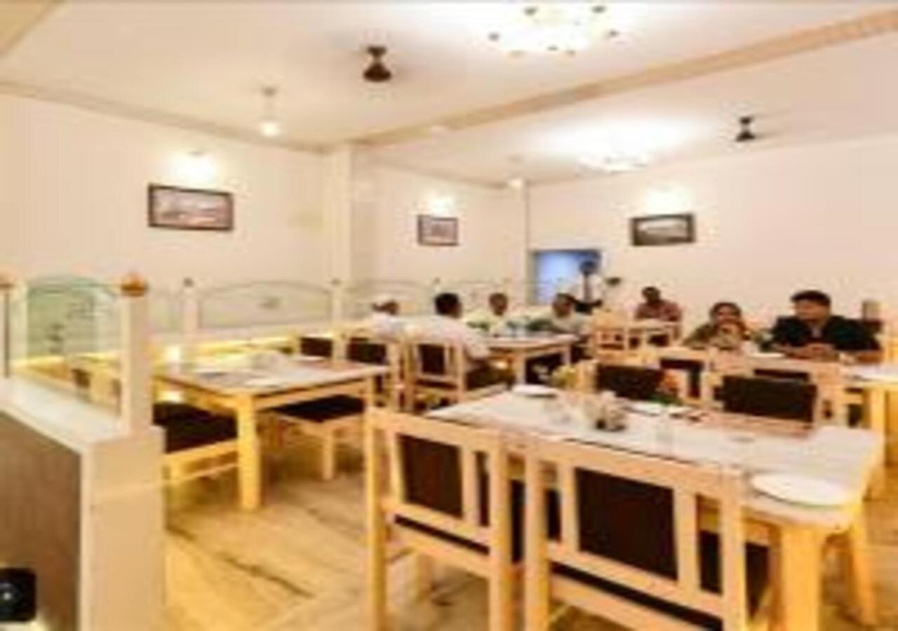 Hotel Chanakya Agra  Bagian luar foto