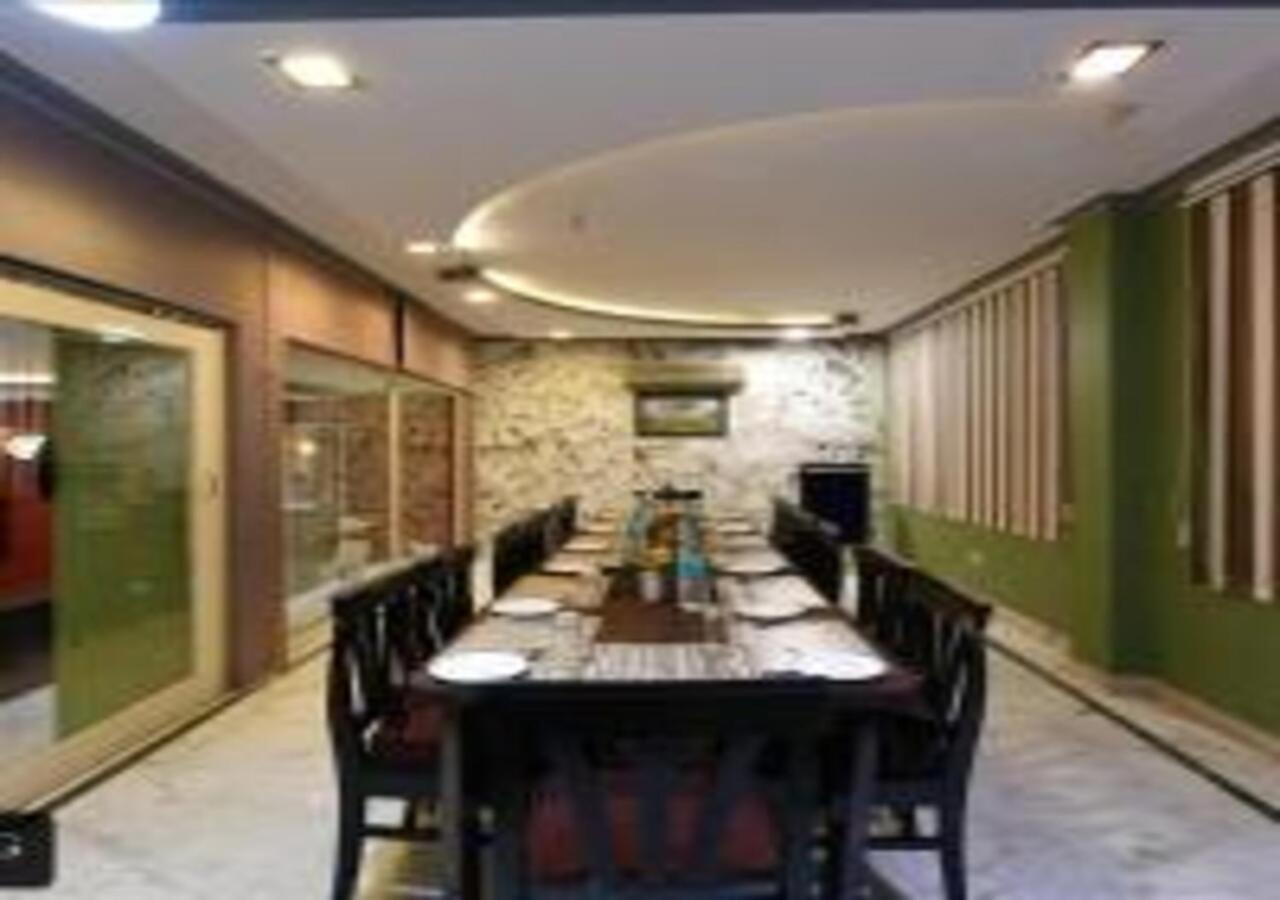 Hotel Chanakya Agra  Bagian luar foto
