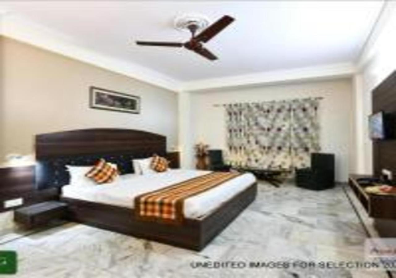 Hotel Chanakya Agra  Bagian luar foto