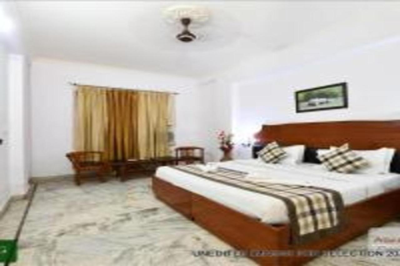 Hotel Chanakya Agra  Bagian luar foto