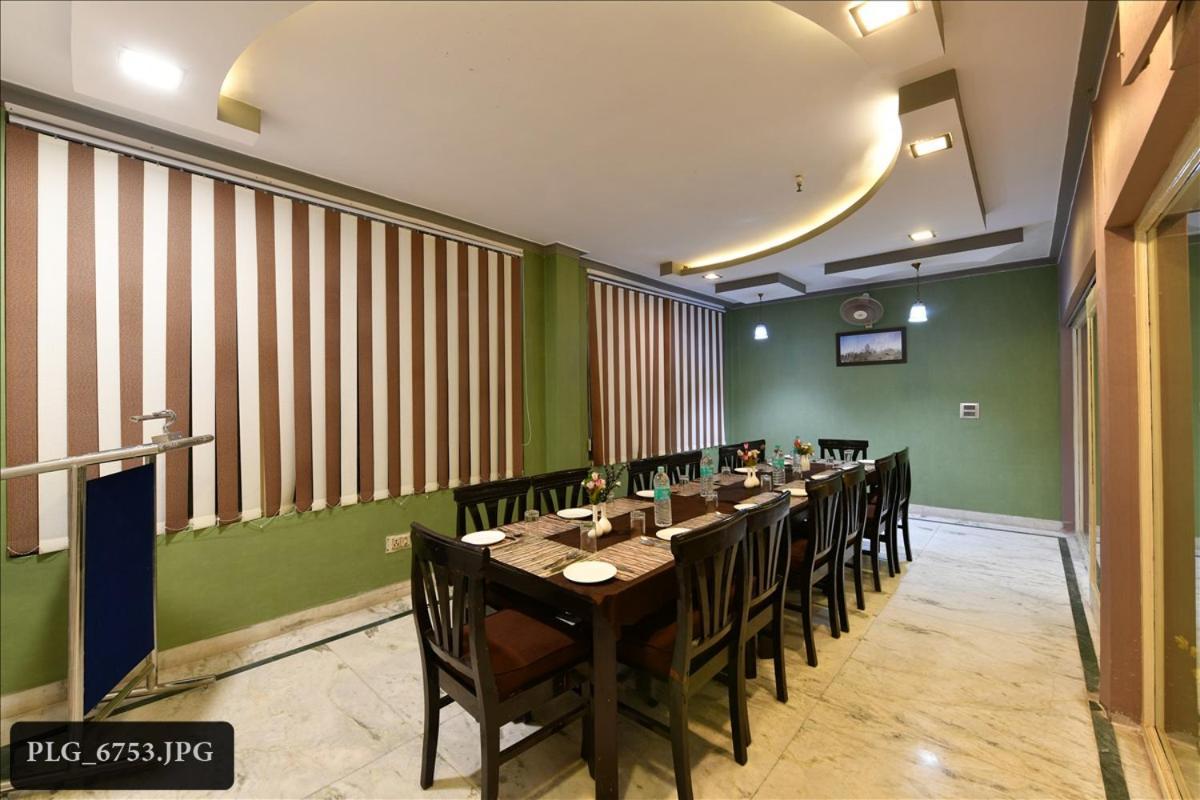 Hotel Chanakya Agra  Bagian luar foto