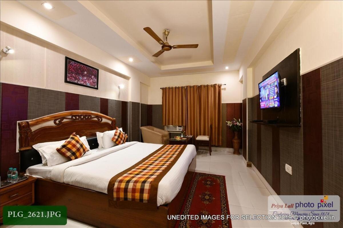 Hotel Chanakya Agra  Bagian luar foto