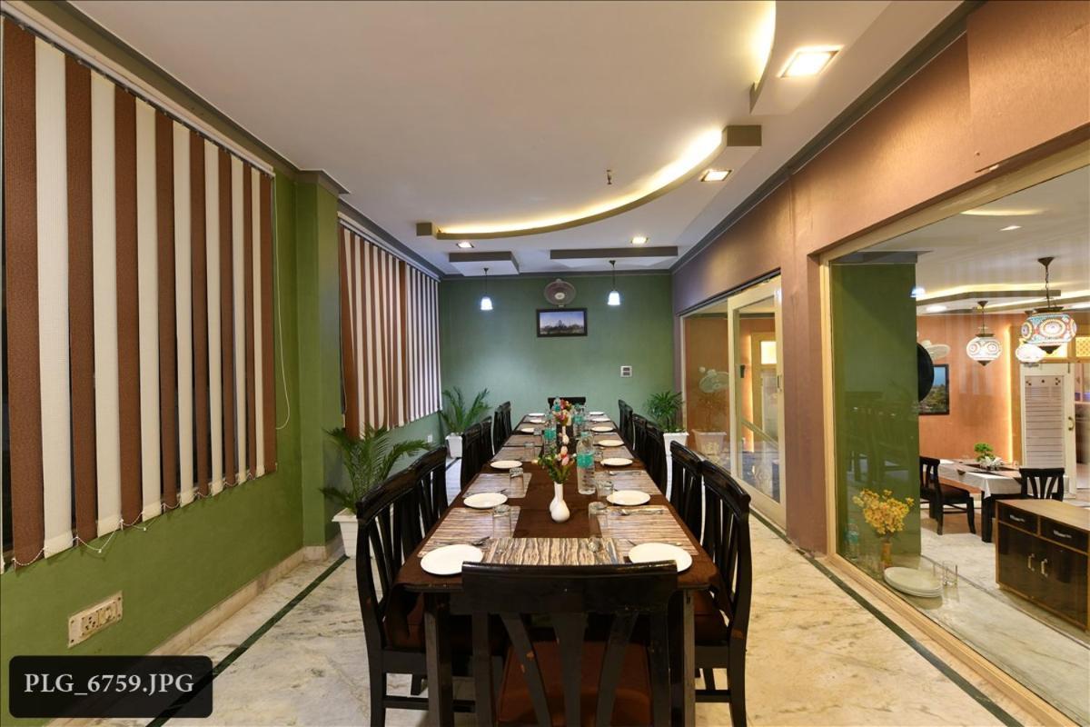 Hotel Chanakya Agra  Bagian luar foto