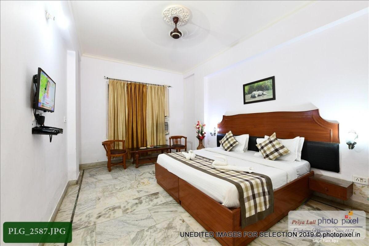 Hotel Chanakya Agra  Bagian luar foto